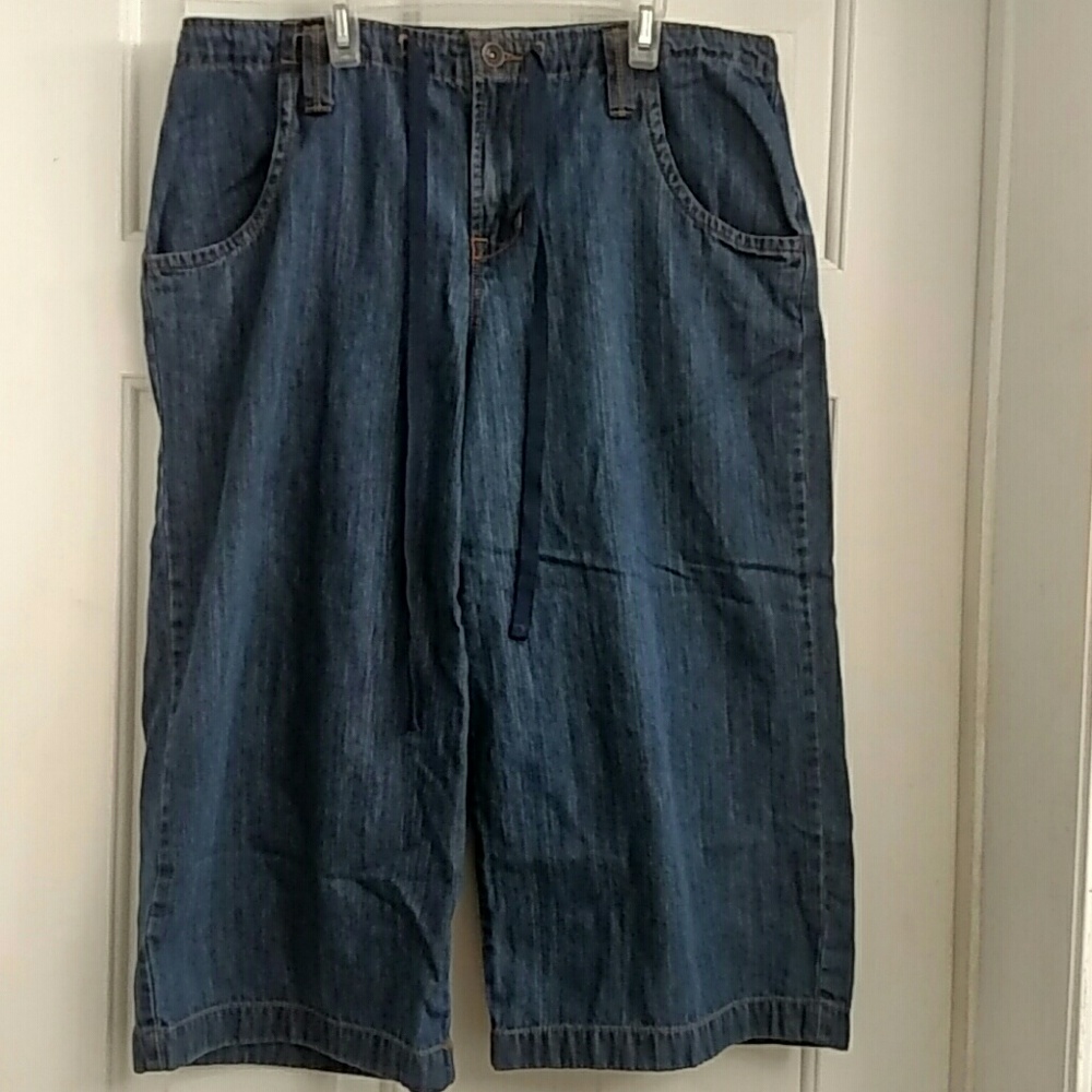 Faded Glory Wide Leg Capris/ Gauchos